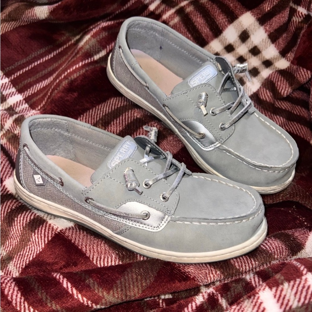 Youth shoes